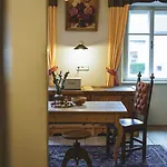 Apartmenthaus Burg Heimfels * Heinfels