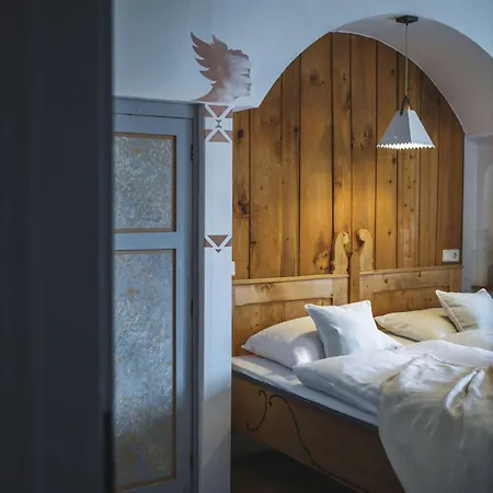 Apartmenthaus Burg Heimfels Апартаменты